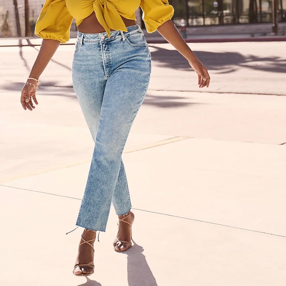 Super High Waisted Raw Hem Straight Mom Jeans